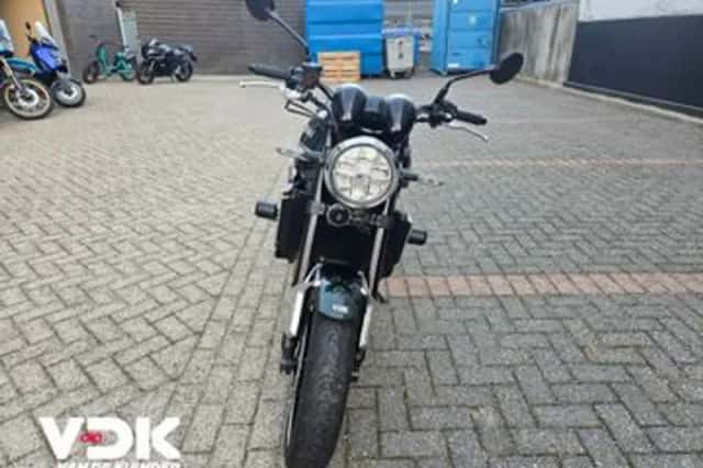 Kawasaki Z900RS (2022) thumbnail 6