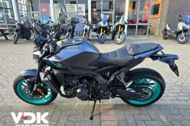 Yamaha MT-09 (2024) thumbnail 3