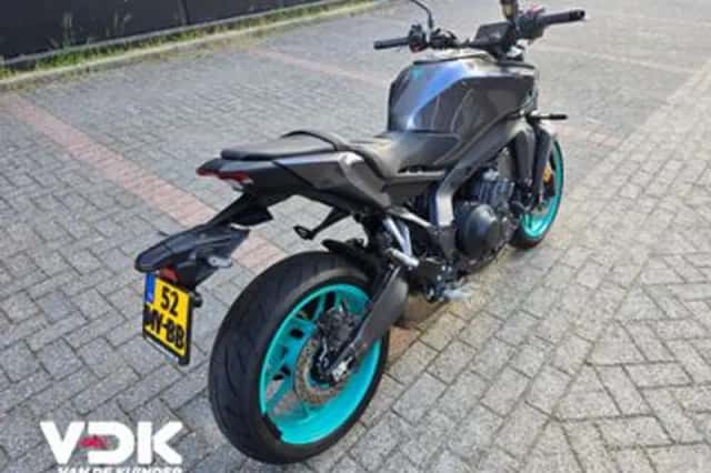 Yamaha MT-09 (2024) thumbnail 4