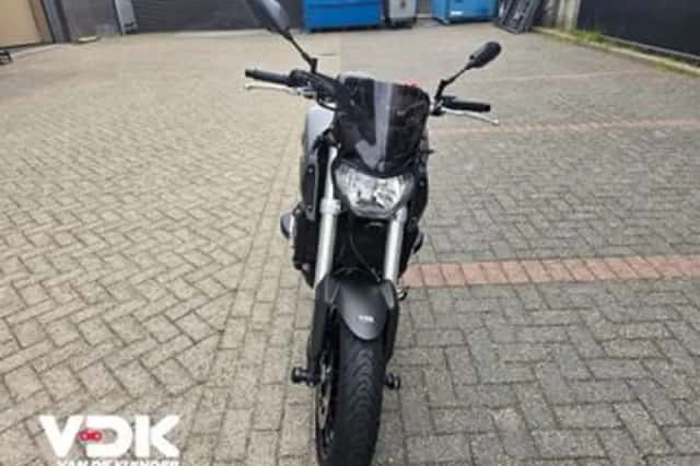 Yamaha MT-09 (2015) thumbnail 6