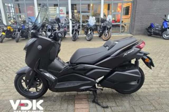 Yamaha XMAX 300 Tech MAX (2024) thumbnail 3