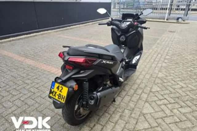 Yamaha XMAX 300 Tech MAX (2024) thumbnail 4