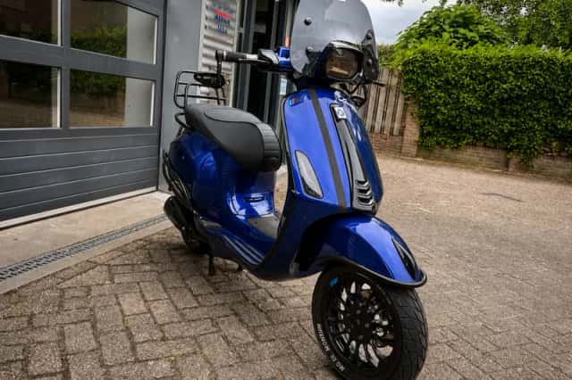 Vespa Sprint (2017) thumbnail 3