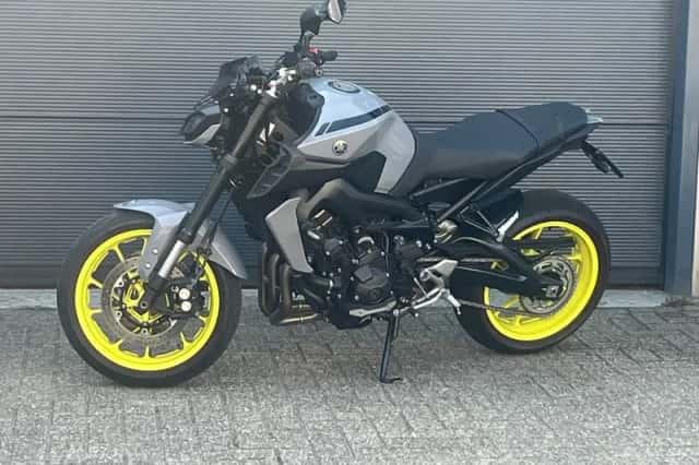 Yamaha MT-09 (2017) thumbnail 1