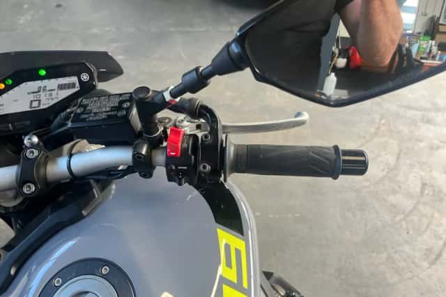 Yamaha MT-09 (2017) thumbnail 4