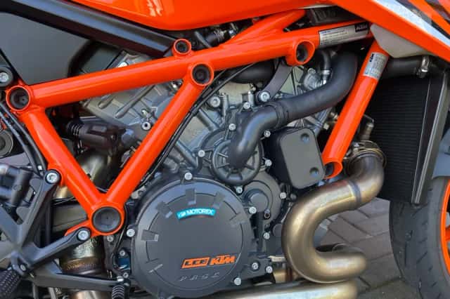 KTM 1290 Super Duke (2023) thumbnail 6
