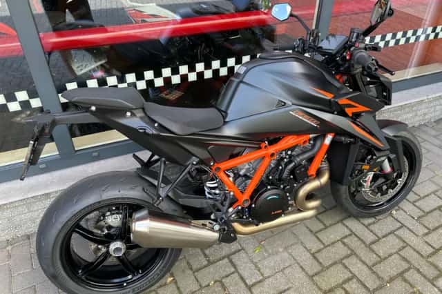 KTM 1390 Super Duke R EVO (2026) thumbnail 3