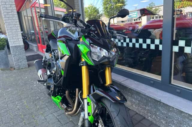 Kawasaki Z900 (2023) thumbnail 6
