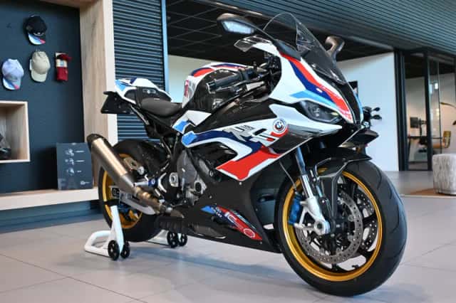 BMW M 1000 RR (2022) thumbnail 3