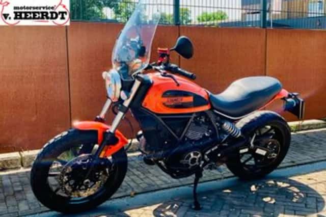Ducati Scrambler SIXTY 2 (2016) thumbnail 5