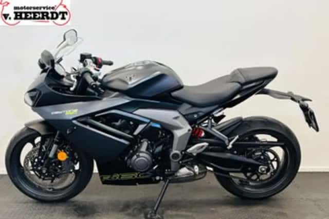 Triumph Daytona 660 (2025) thumbnail 2