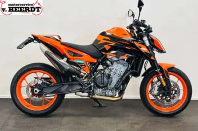 KTM 890 Duke (2024) thumbnail 3