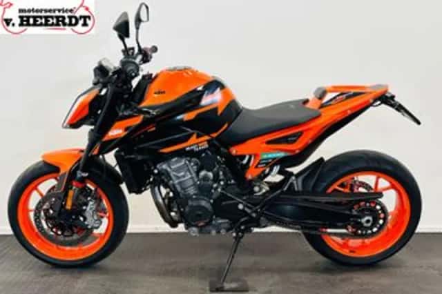 KTM 890 Duke (2024) thumbnail 4