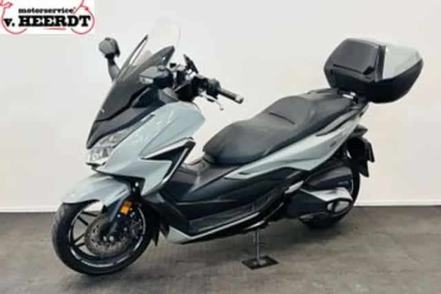 Honda Forza 350 (2022) thumbnail 2