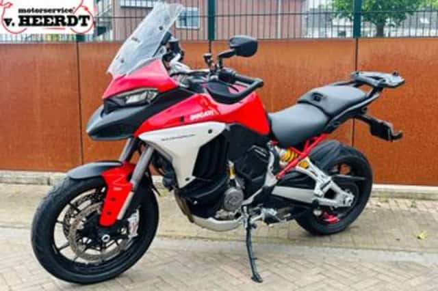 Ducati Multistrada V4S (2022) thumbnail 2