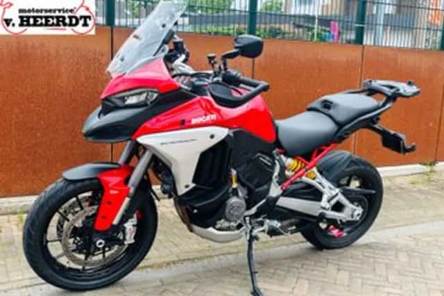Ducati Multistrada V4S (2022) thumbnail 5