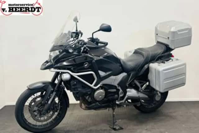 Honda VFR1200 (2014) thumbnail 2