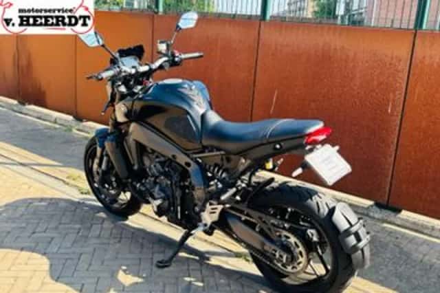 Yamaha MT-09 (2023) thumbnail 6