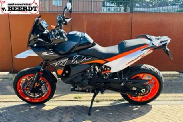 KTM 890 SMT (2023) thumbnail 4