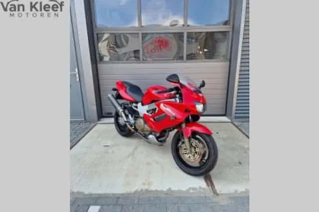 Honda VTR 1000 F Firestorm (2006) thumbnail 1