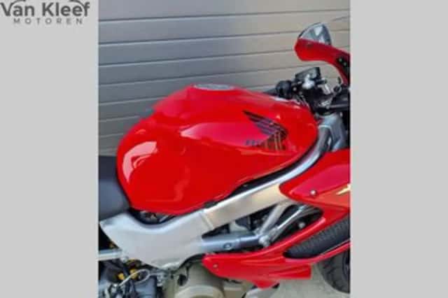 Honda VTR 1000 F Firestorm (2006) thumbnail 3