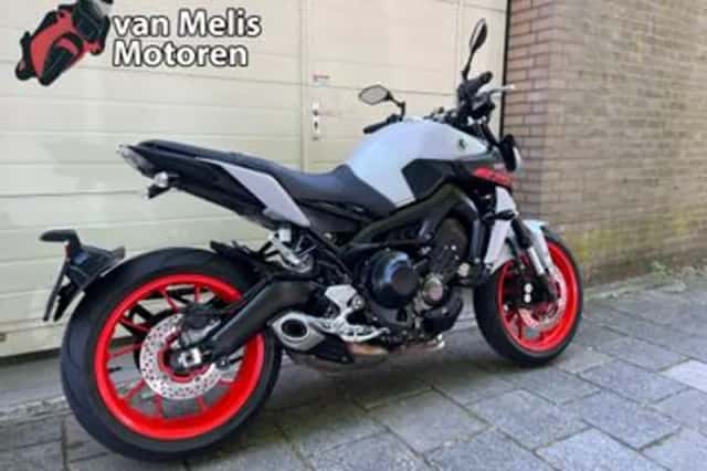 Yamaha MT-09 (2019) thumbnail 3