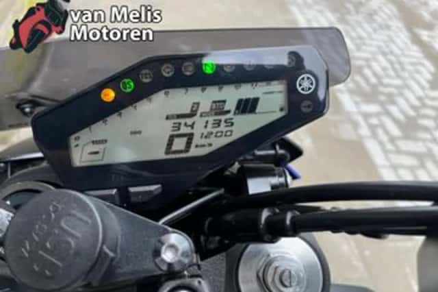 Yamaha MT-09 (2017) thumbnail 4