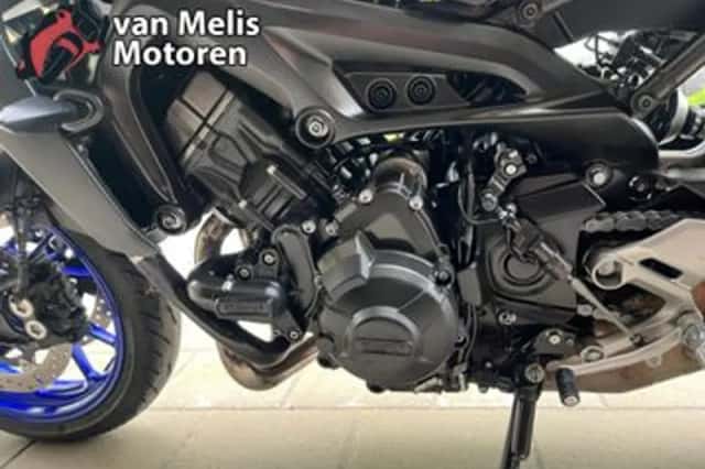 Yamaha MT-09 (2017) thumbnail 5