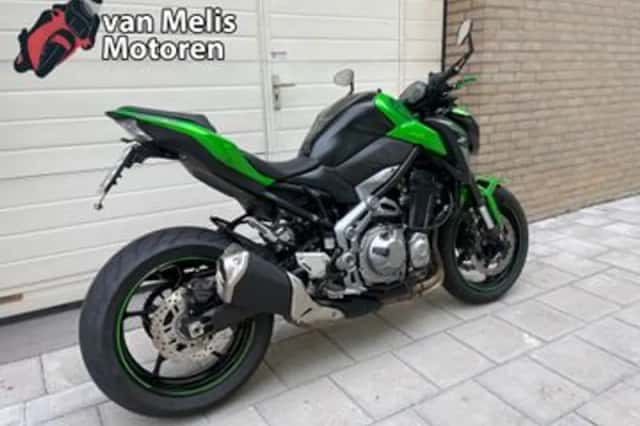 Kawasaki Z900 (2017) thumbnail 3