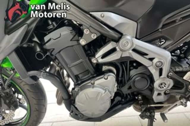 Kawasaki Z900 (2017) thumbnail 6