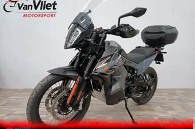 KTM 890 Adventure (2021) thumbnail 2