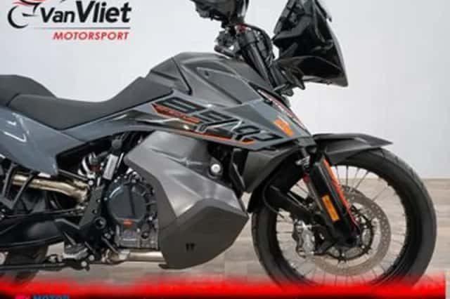 KTM 890 Adventure (2021) thumbnail 3