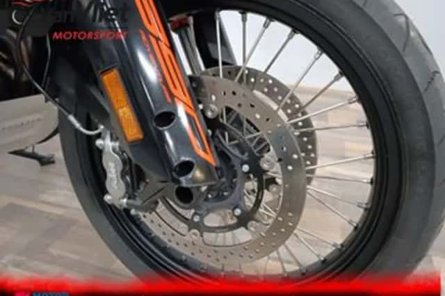 KTM 890 Adventure (2021) thumbnail 5