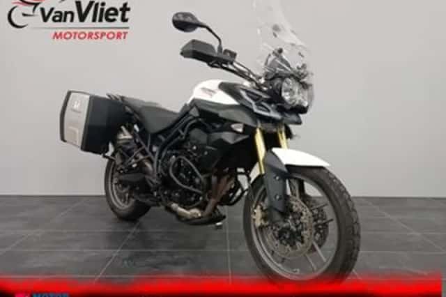 Triumph Tiger 800 (2014) thumbnail 1