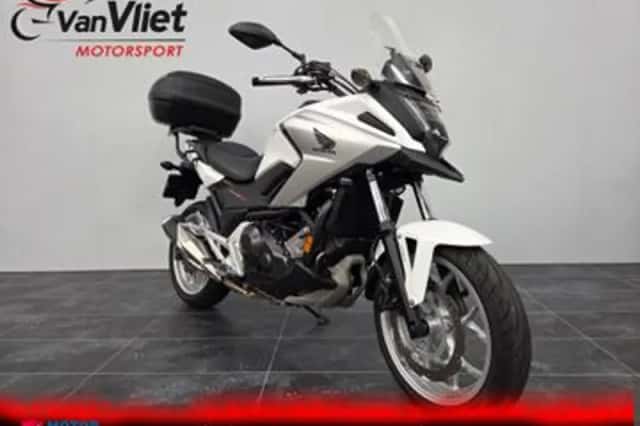 Honda NC750X (2016) thumbnail 1