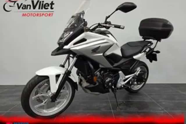 Honda NC750X (2016) thumbnail 2