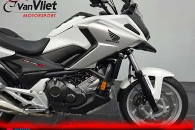 Honda NC750X (2016) thumbnail 3