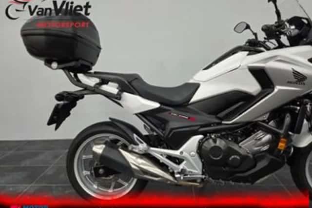 Honda NC750X (2016) thumbnail 4