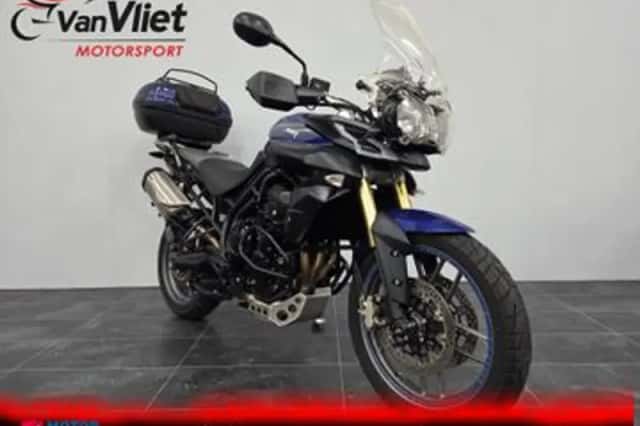 Triumph Tiger 800 (2012) thumbnail 1