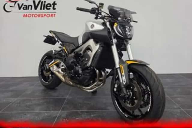 Yamaha MT-09 (2014) thumbnail 1