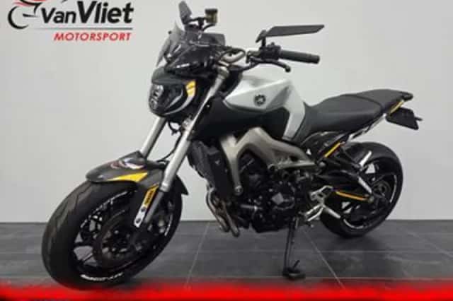 Yamaha MT-09 (2014) thumbnail 2