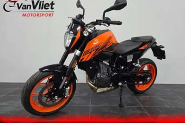 KTM 690 Duke (2019) thumbnail 2