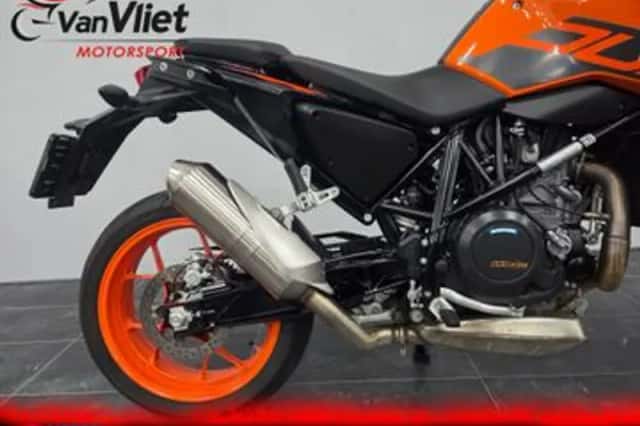 KTM 690 Duke (2019) thumbnail 4