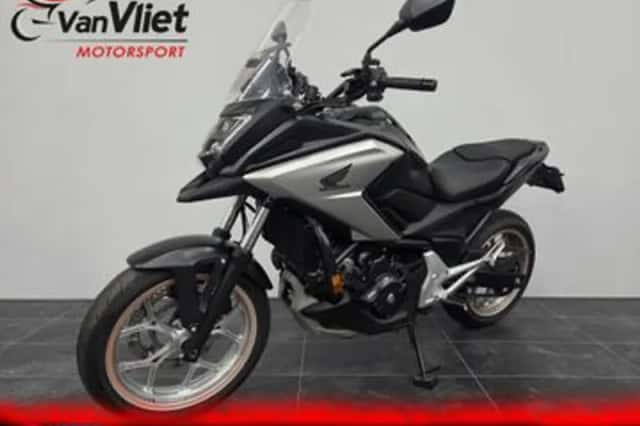 Honda NC750X (2018) thumbnail 2