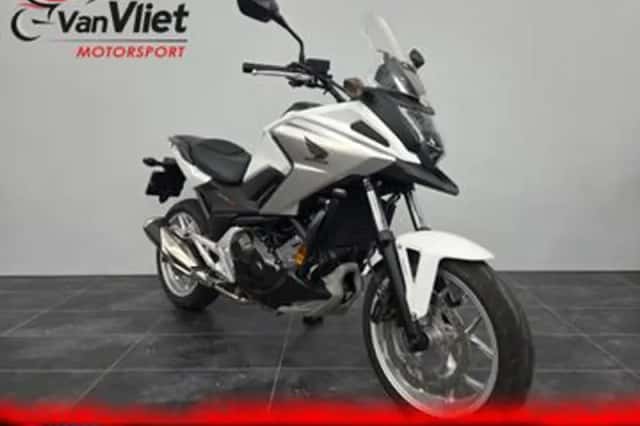 Honda NC750X (2016) thumbnail 1