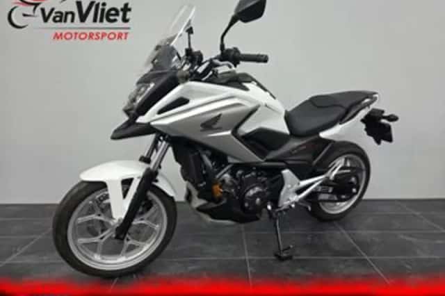 Honda NC750X (2016) thumbnail 2