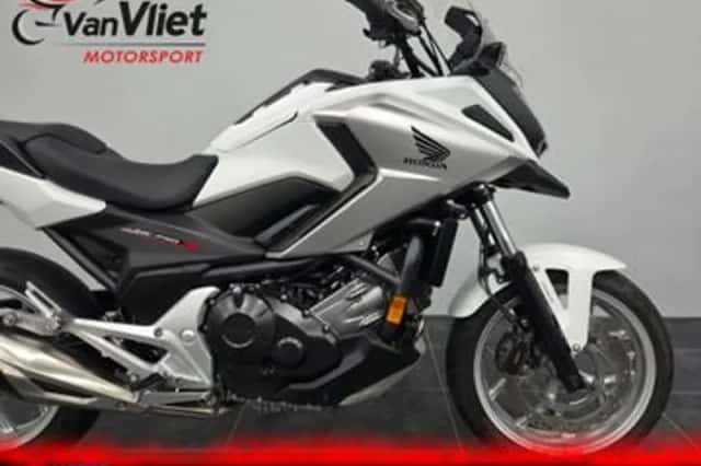 Honda NC750X (2016) thumbnail 3
