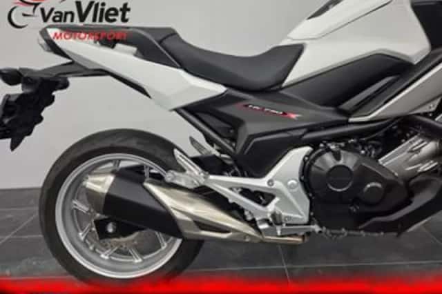Honda NC750X (2016) thumbnail 4