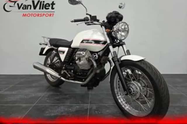 Moto Guzzi V7 (2011) thumbnail 1