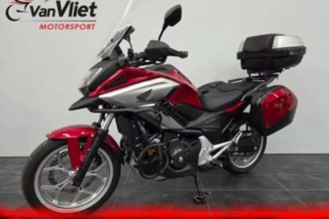 Honda NC750X (2016) thumbnail 2